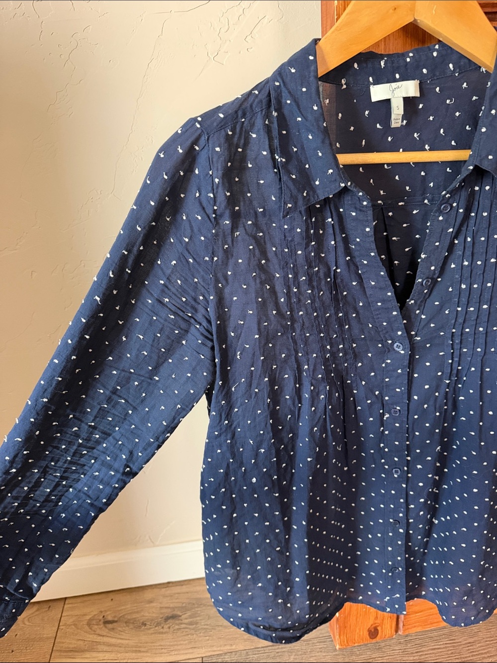 Joie Navy Blue White Polka Dot 100% cotton Blouse Pintuck Detail - Small - Picture 3 of 6